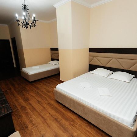 Alcazar Hotel Atyrau Ngoại thất bức ảnh